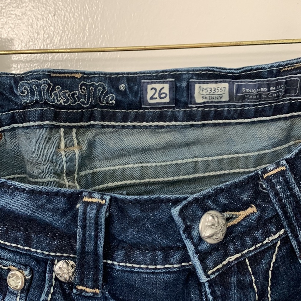 Miss Me Embroidered & Embellished Rhinestones Pockets Blue Denim Skinny-26 - Picture 10 of 14